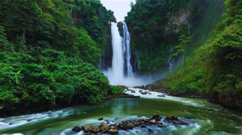 Iligan City's Maria Cristina Falls: A Majestic Spectacle of Nature and Industrial Power!